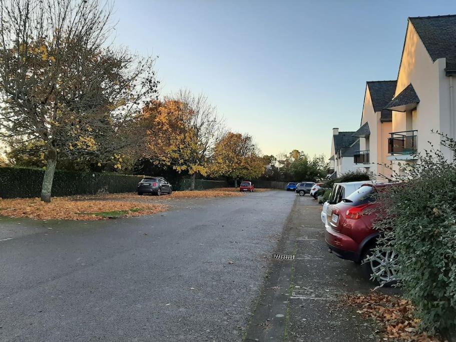 Hyper Centre De Sarzeau, Grand Appartement Au Calme Avec Jardinet Exterior foto